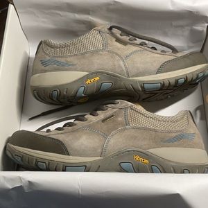 Dansko Women’s Sneakers Paisley Suede Grey/Black size 40